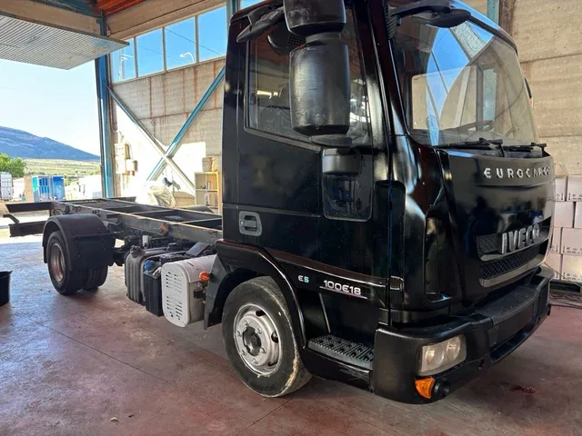 IVECO Eurocargo 100E18 Chasis Cabina